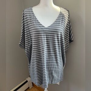 J Jill Luxe Supima Pleat Back Tee Blouse V-Neck Gray Stripe Short Sleeve 4X Top